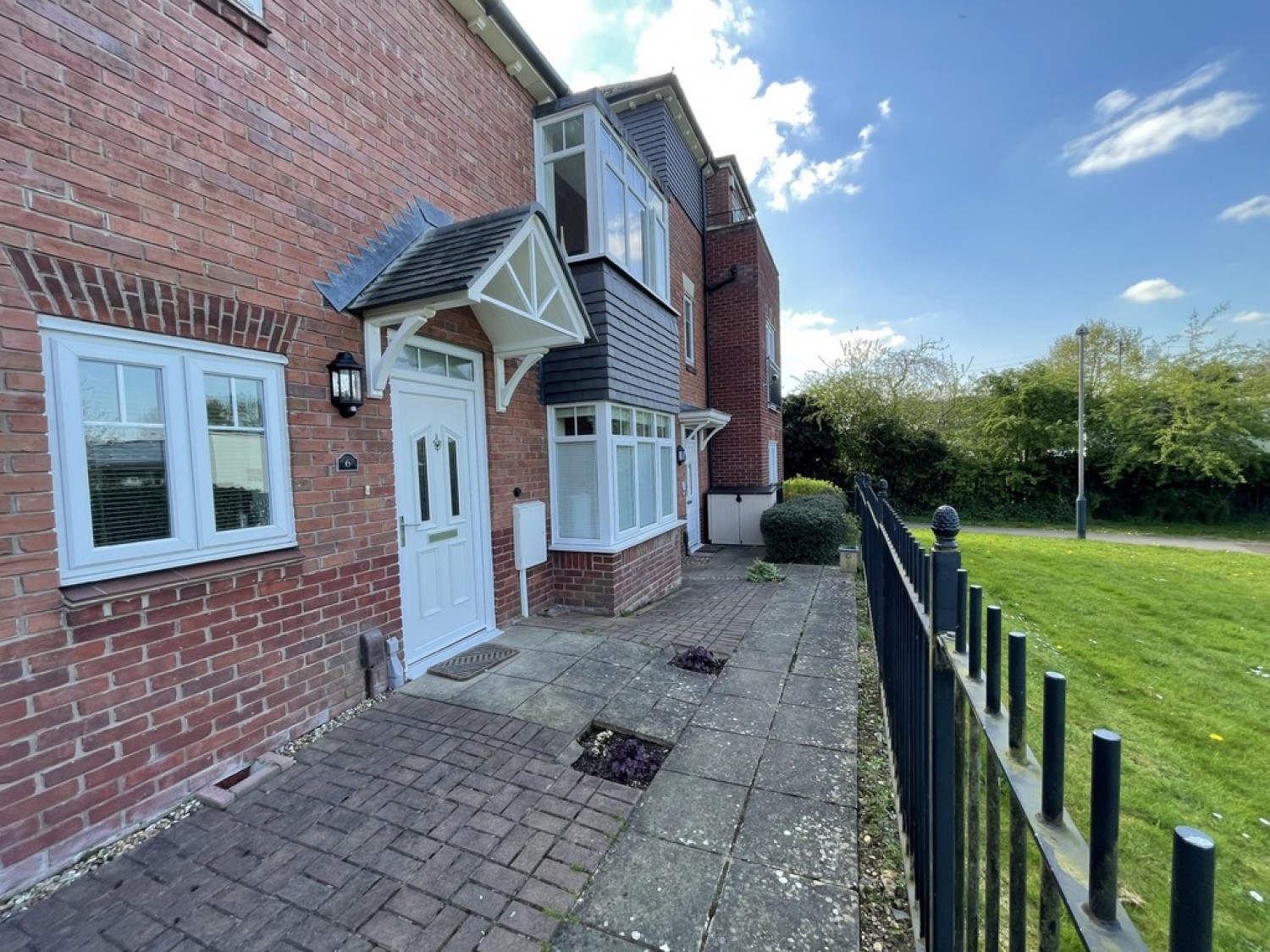 2 bedroom Flat for Letting Bread &amp; Meat Close, Warwick