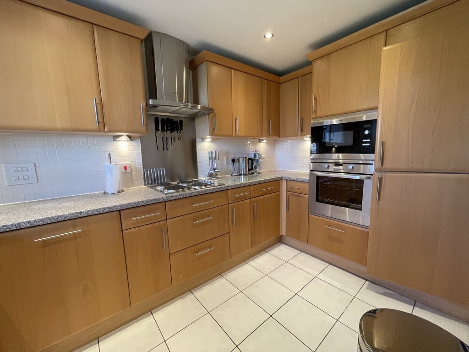 2 bedroom Flat for Letting Bread &amp; Meat Close, Warwick