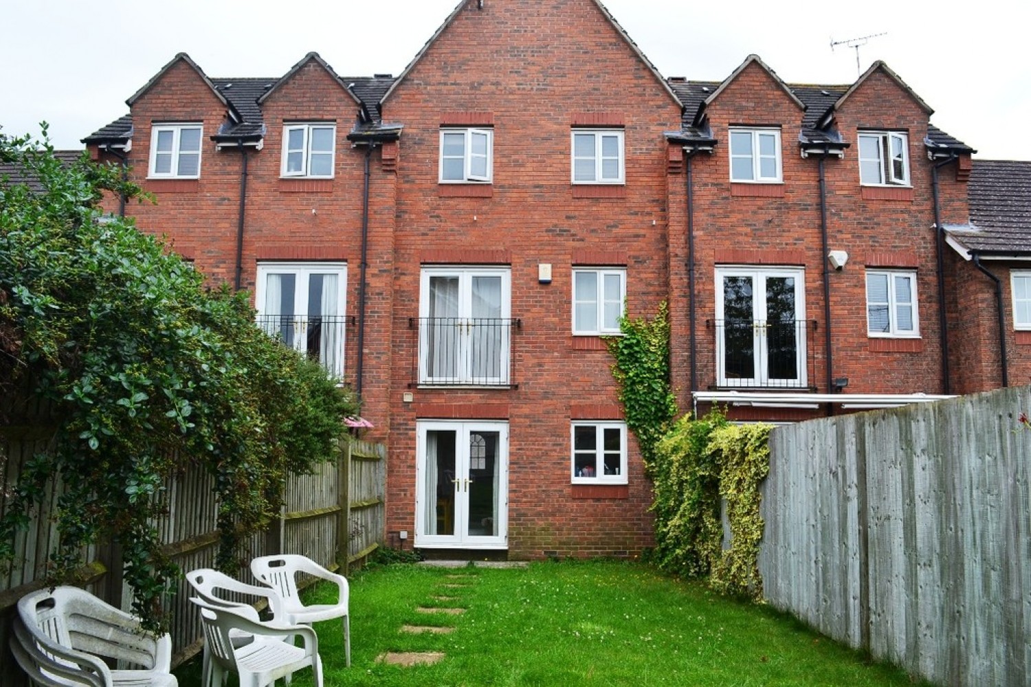 3 bedroom House for Letting Faulconbridge Way, Heathcote