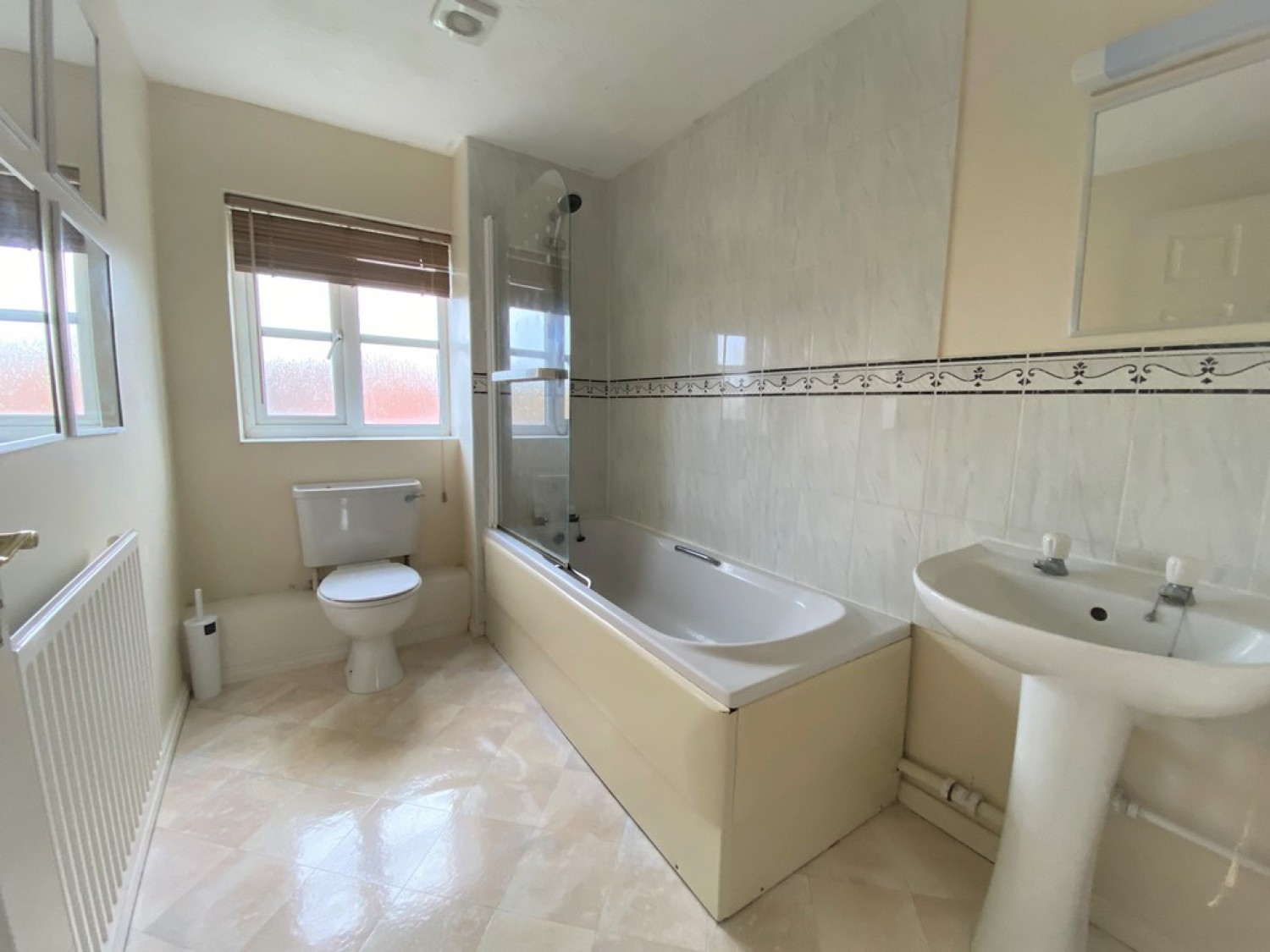 3 bedroom House for Letting Faulconbridge Way, Heathcote