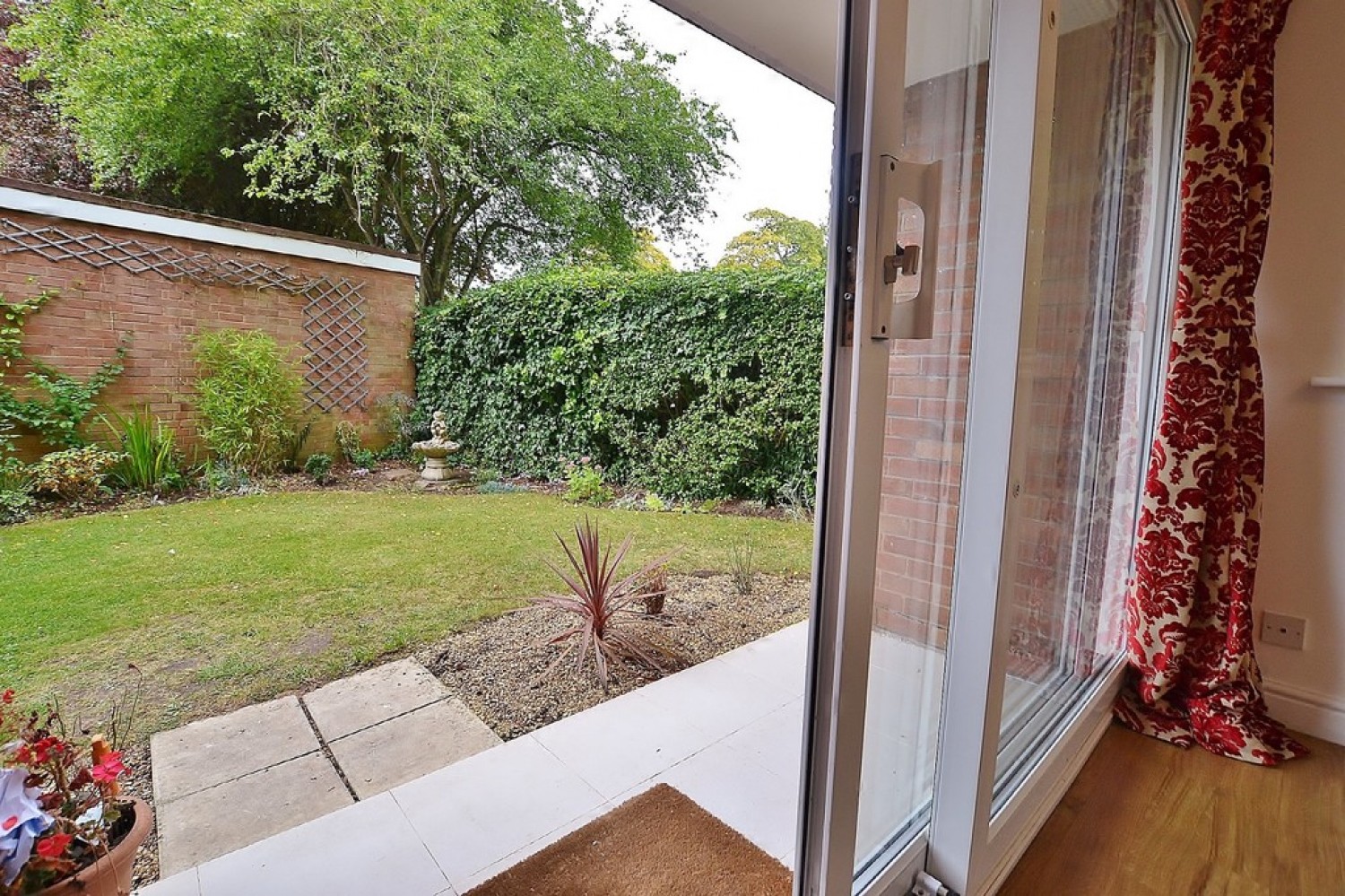 2 bedroom Flat for Letting Milford Court , Leamington Spa