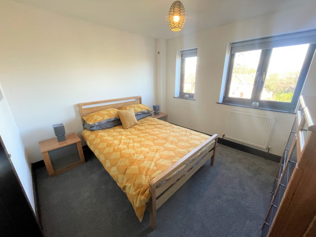 The Locks, Moorings, Myton Road