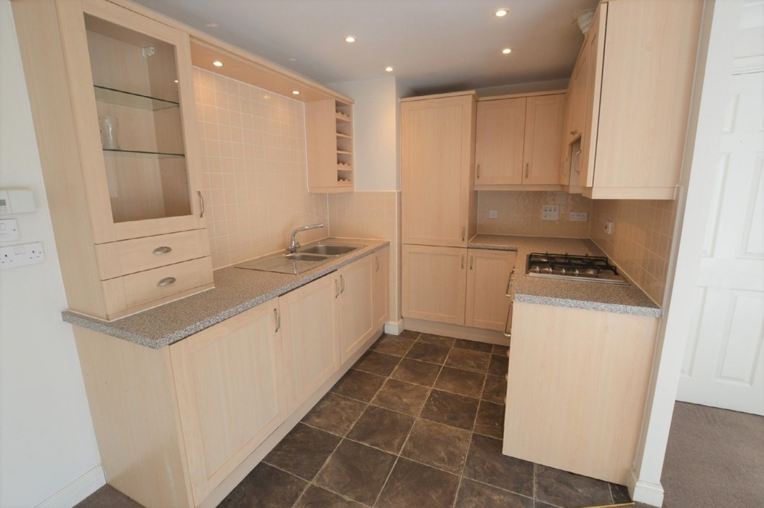 3 bedroom House for Letting Elisabeth Court, Beaconsfield Street West