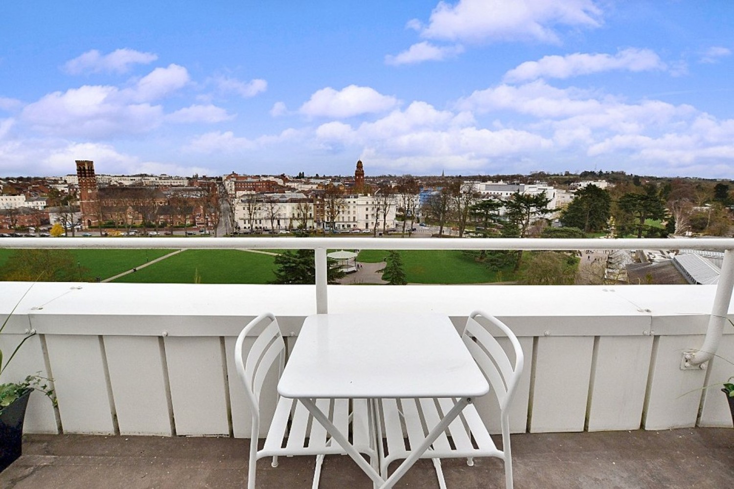 2 bedroom Flat for Letting Manor Court, Avenue Road, Leamington Spa
