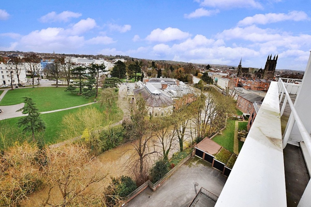 Manor Court, Avenue Road, Leamington Spa
