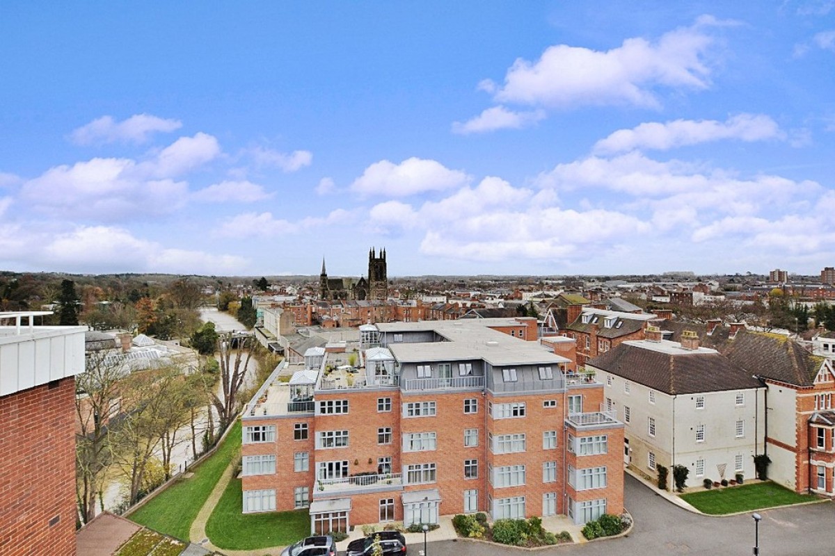 Manor Court, Avenue Road, Leamington Spa