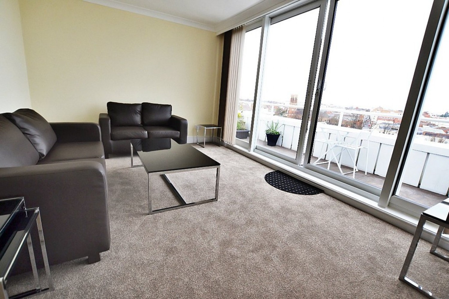 2 bedroom Flat for Letting Manor Court, Avenue Road, Leamington Spa