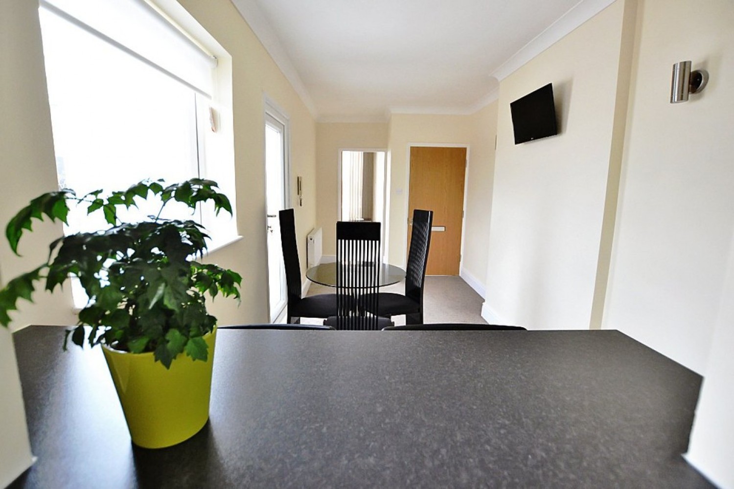 2 bedroom Flat for Letting Manor Court, Avenue Road, Leamington Spa