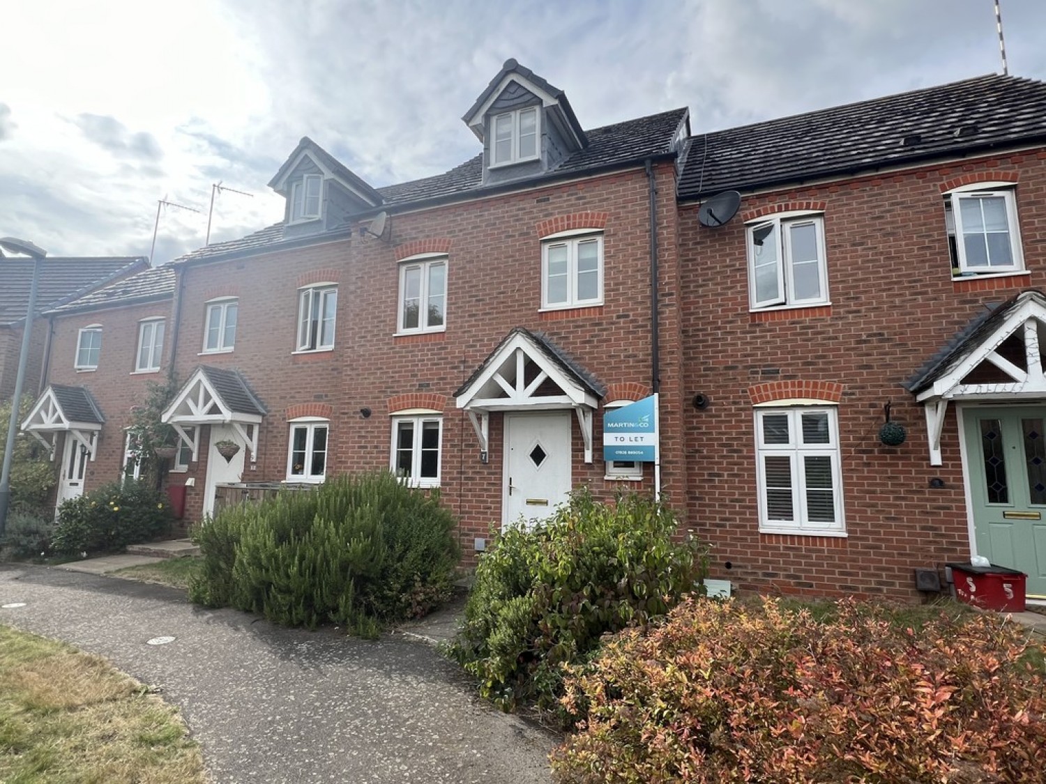 3 bedroom House for Letting The Marish, Chase Meadow