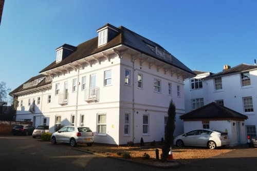 Neville Court, Warwick