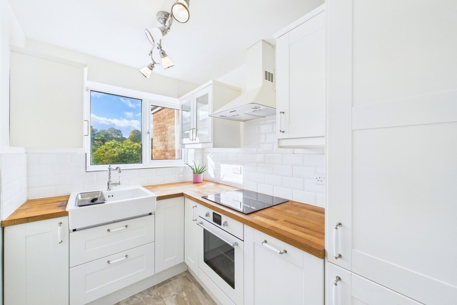 2 bedroom Flat for Letting Whateleys Drive