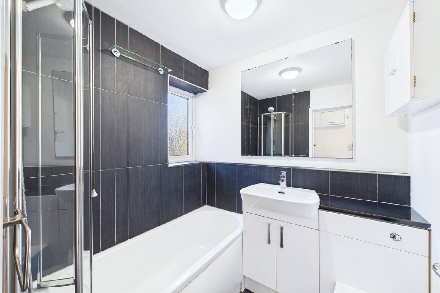 2 bedroom Flat for Letting Whateleys Drive