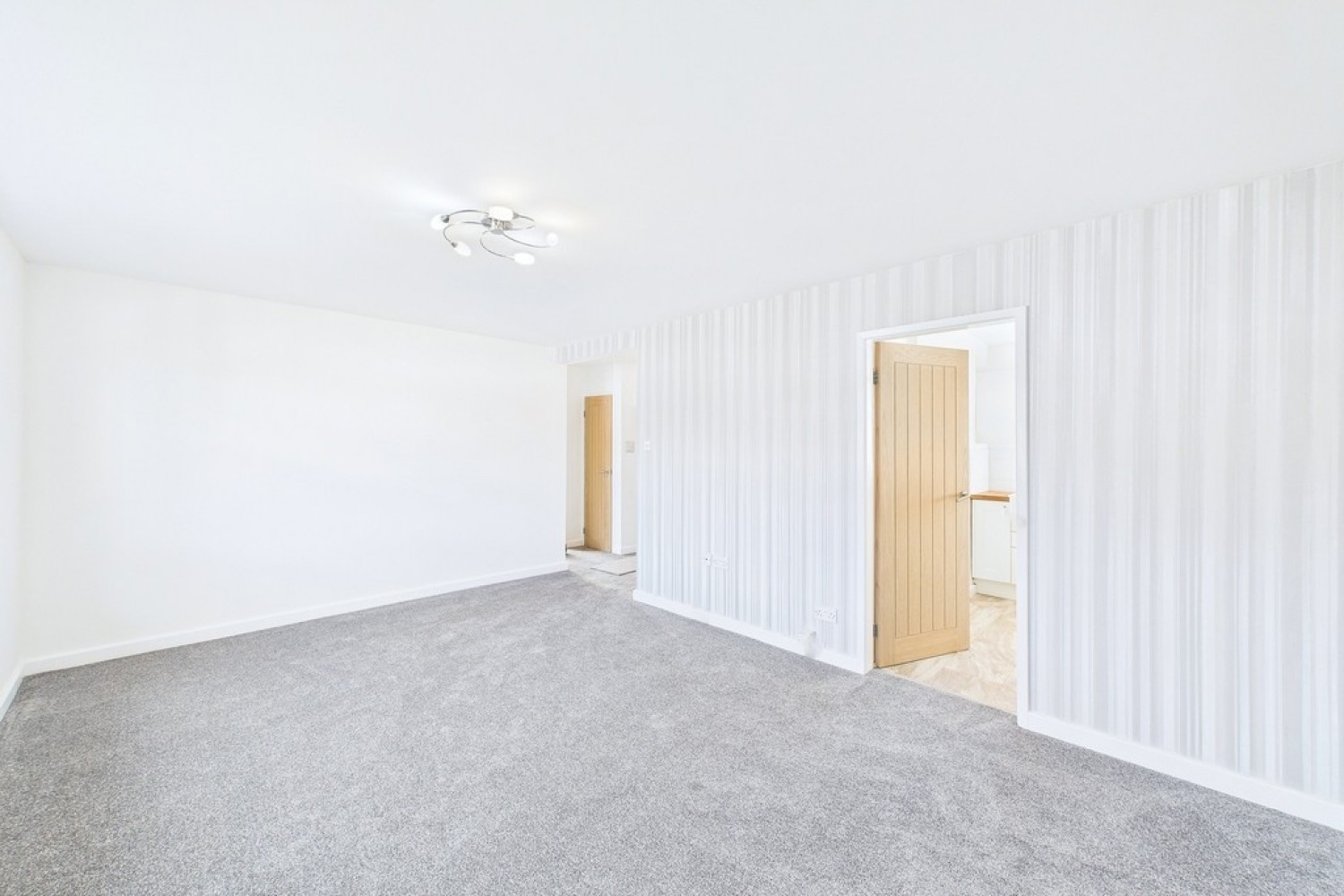 2 bedroom Flat for Letting Whateleys Drive