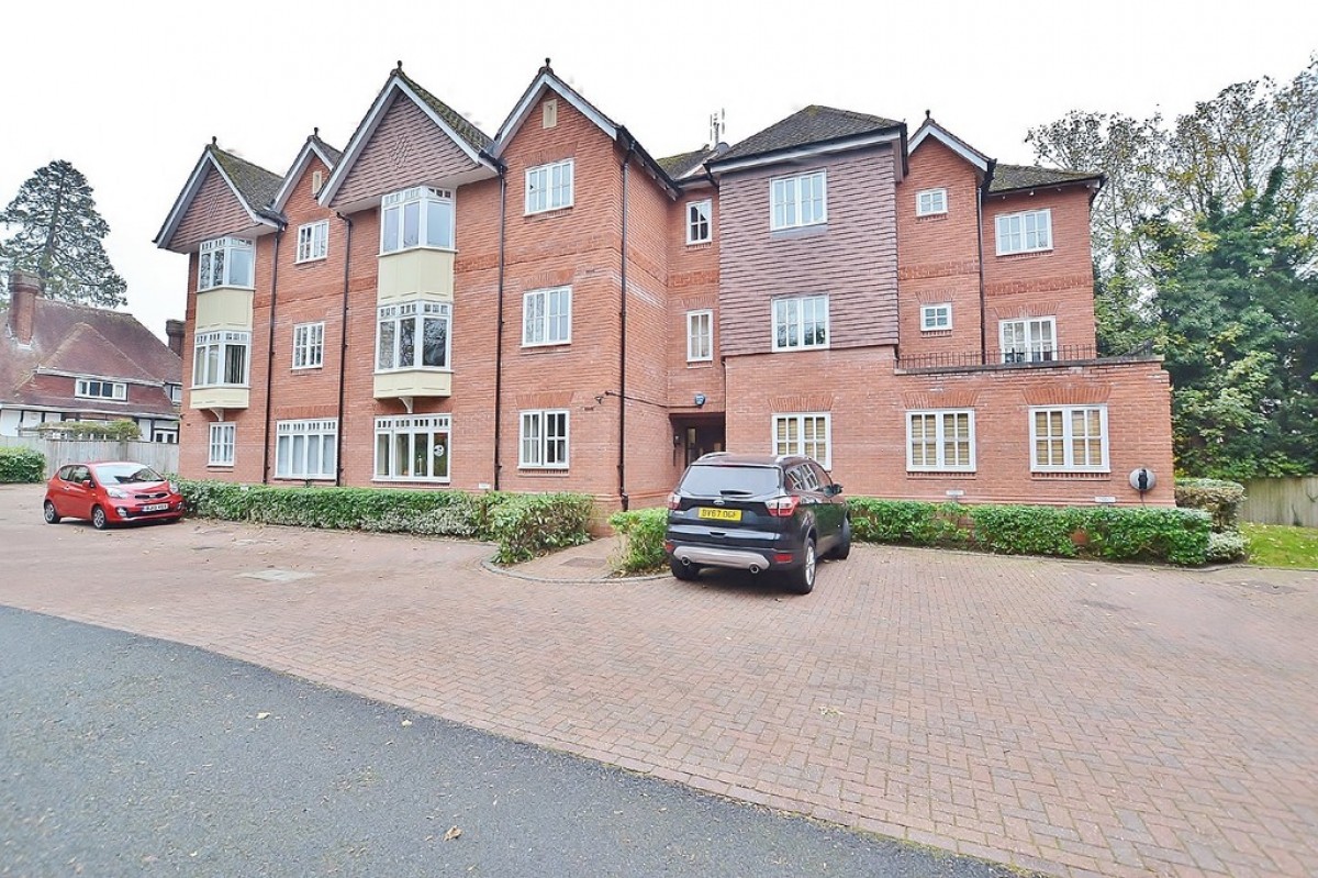 Mulberry Court, Kenilworth