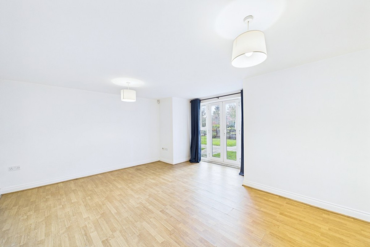 Birch Meadow Close, Warwick
