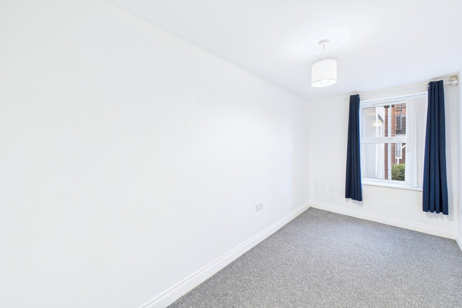 2 bedroom Flat for Sale Birch Meadow Close, Warwick
