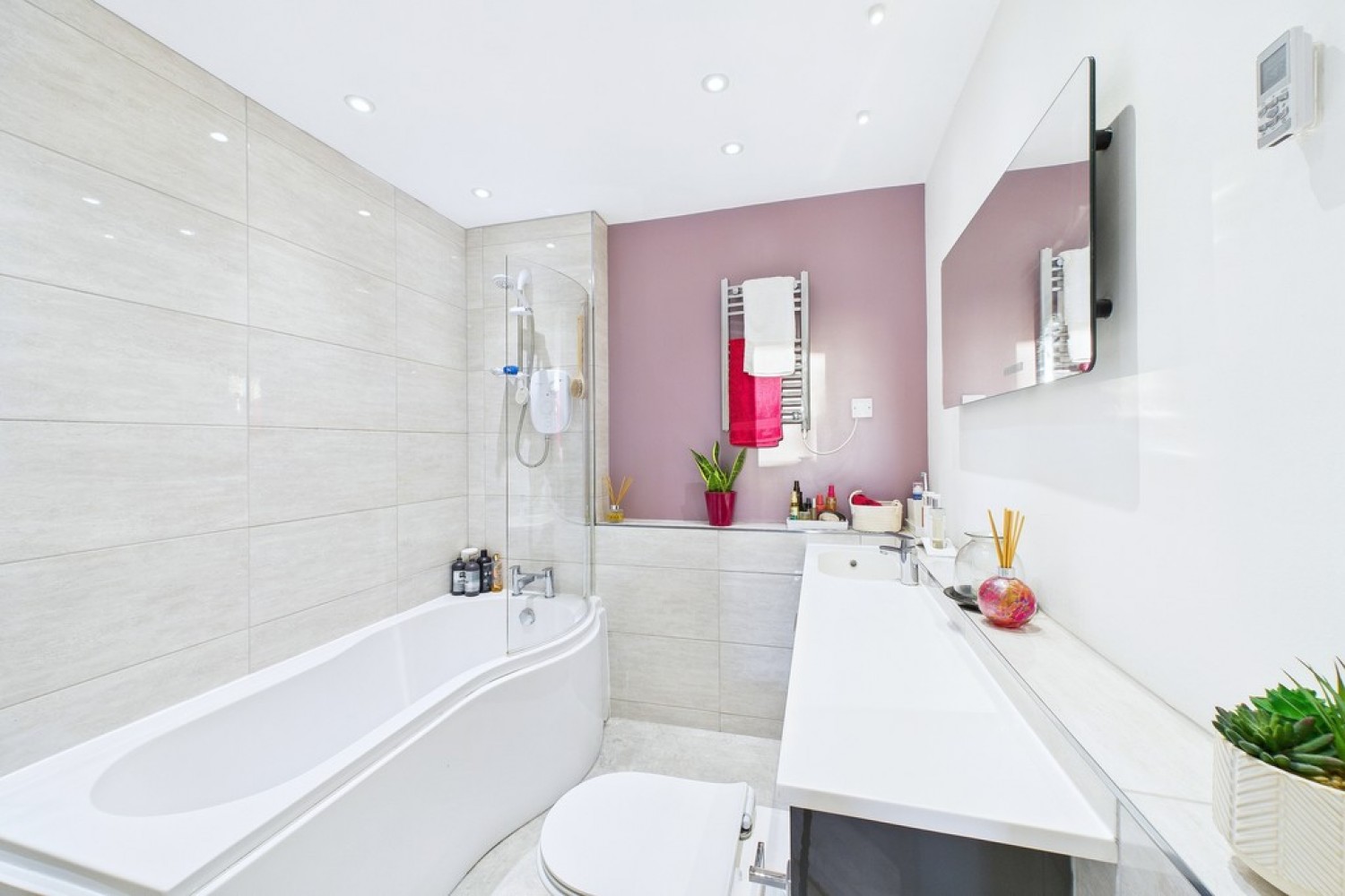 2 bedroom Flat for Letting Chestnut Court, Guys Cliffe Avenue, Leamington Spa