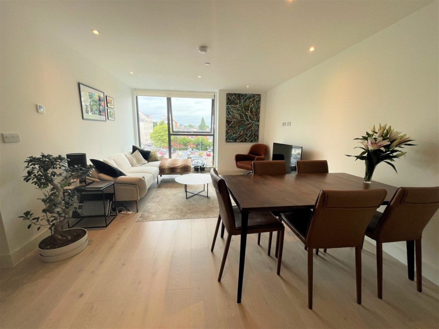 2 bedroom Flat for Letting The Hide, Oxford Row, Leamington Spa