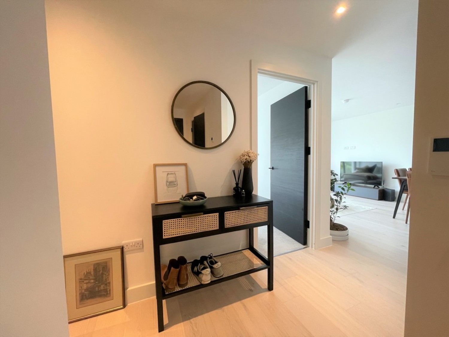 2 bedroom Flat for Letting The Hide, Oxford Row, Leamington Spa