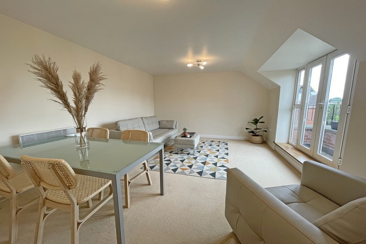 Birch Meadow Close, Warwick