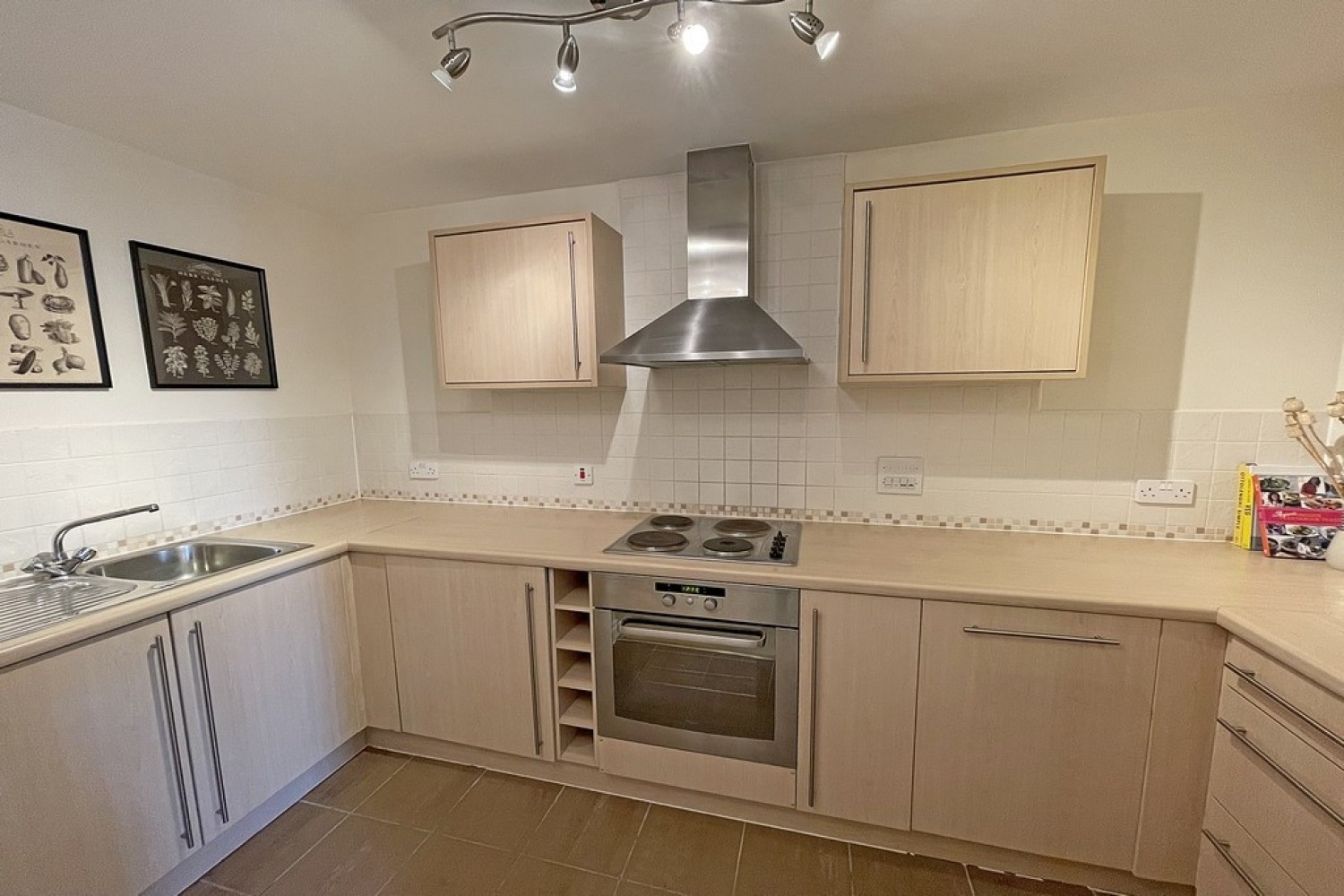 2 bedroom Flat for Letting Birch Meadow Close, Warwick