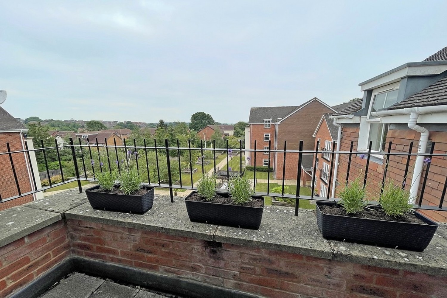 2 bedroom Flat for Letting Birch Meadow Close, Warwick