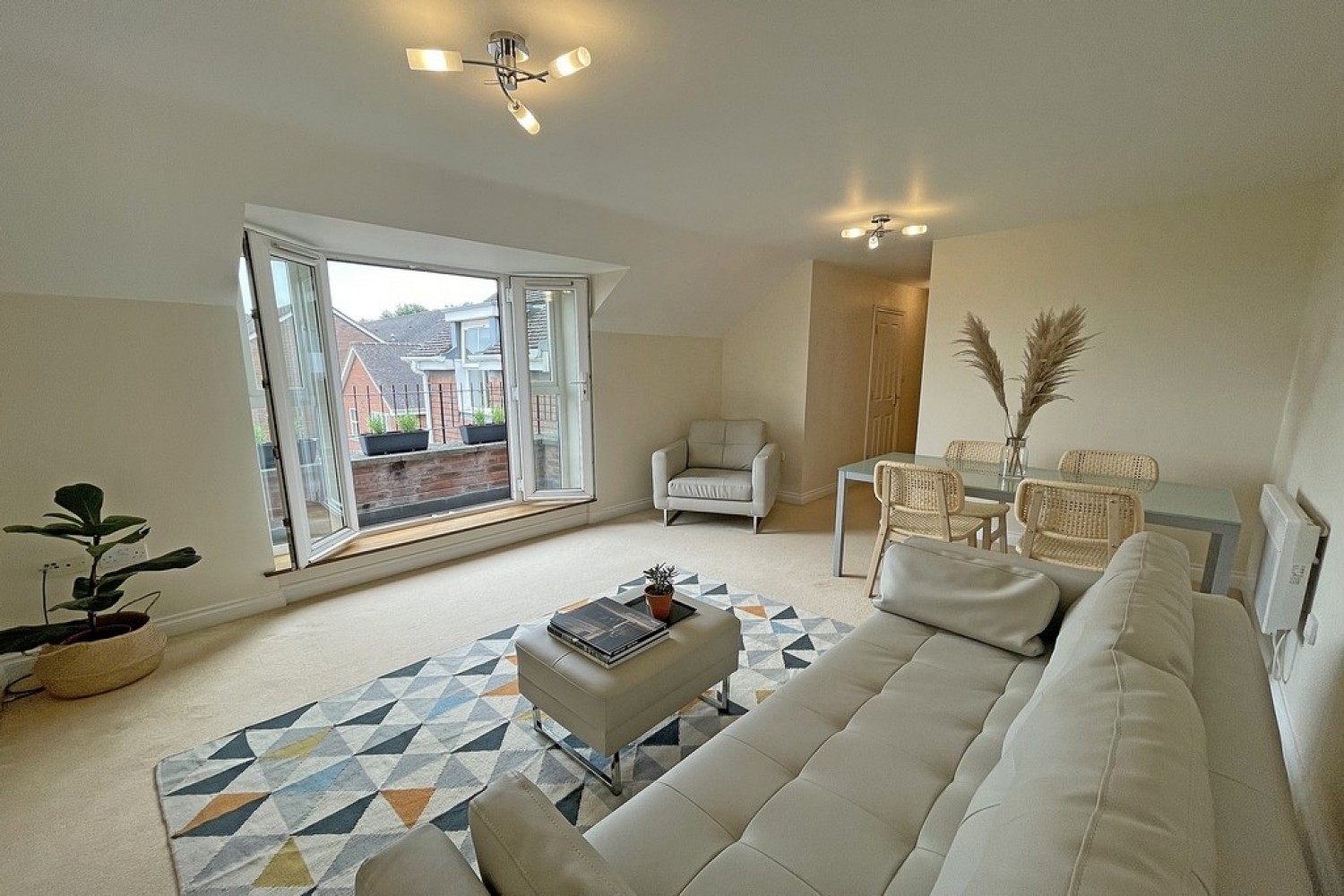 2 bedroom Flat for Letting Birch Meadow Close, Warwick