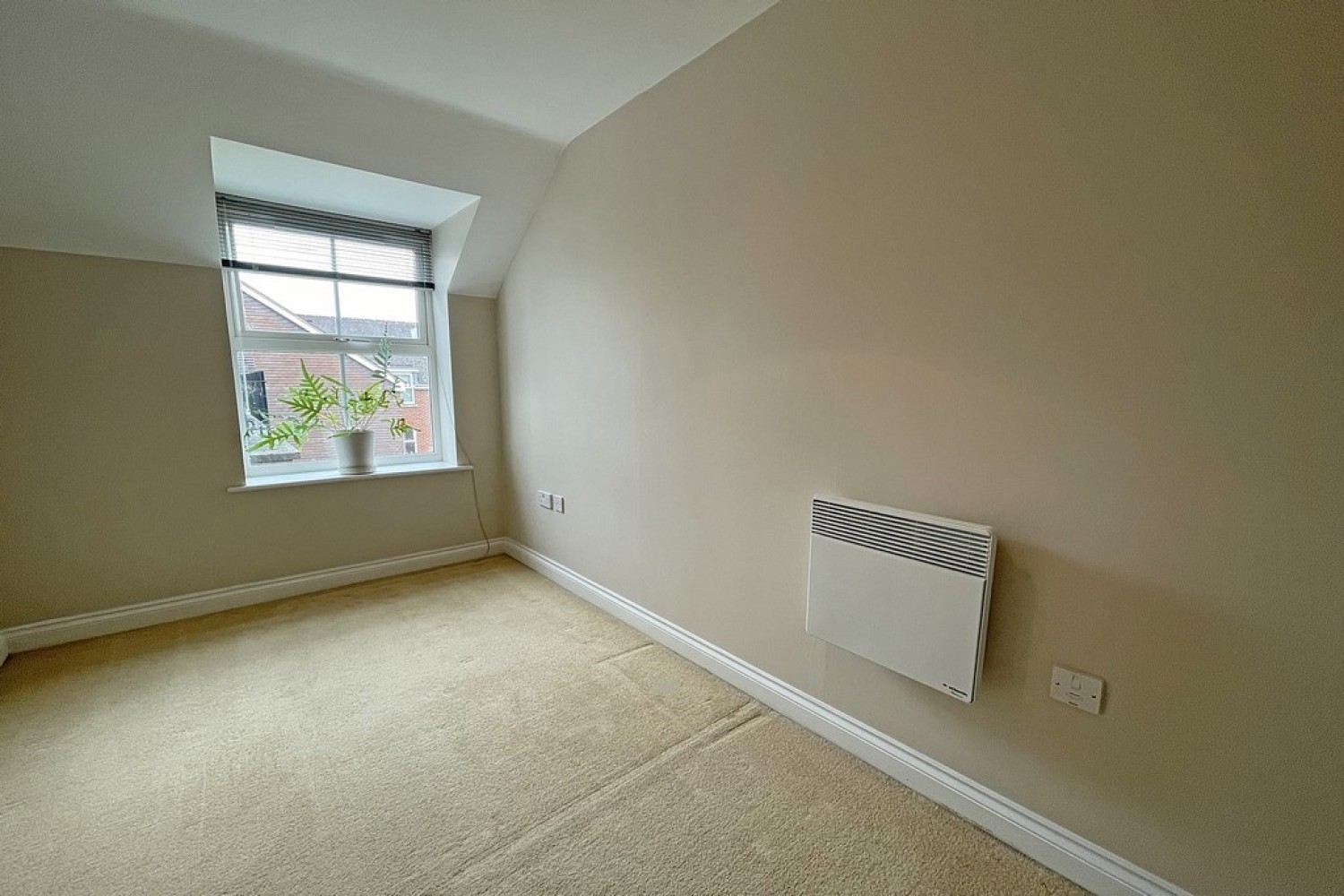 2 bedroom Flat for Letting Birch Meadow Close, Warwick
