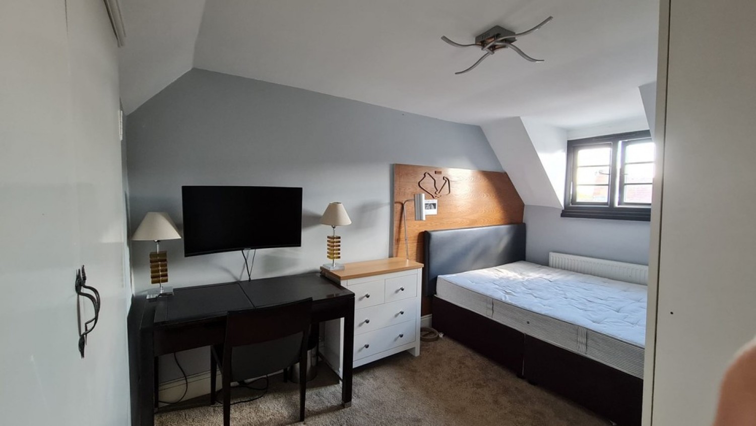 4 bedroom House in New Street, Kenilworth