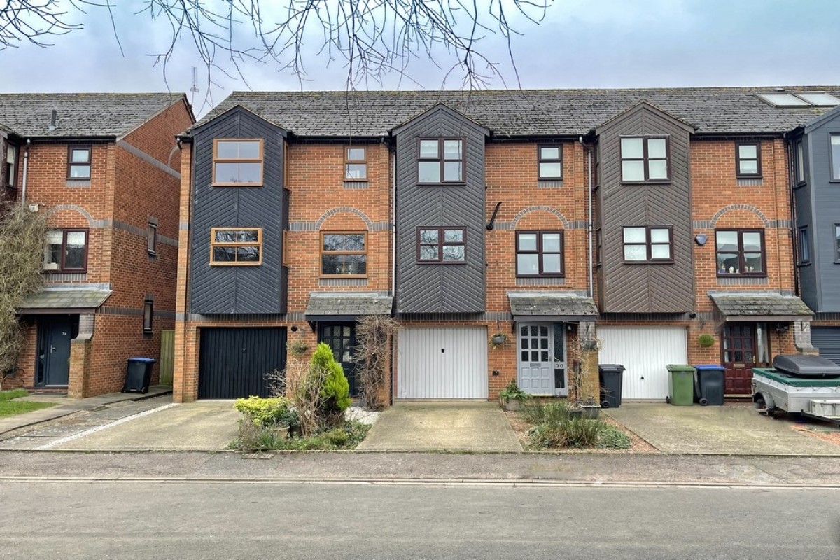 Aragon Drive, Warwick