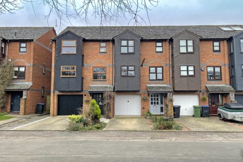 Aragon Drive, Warwick