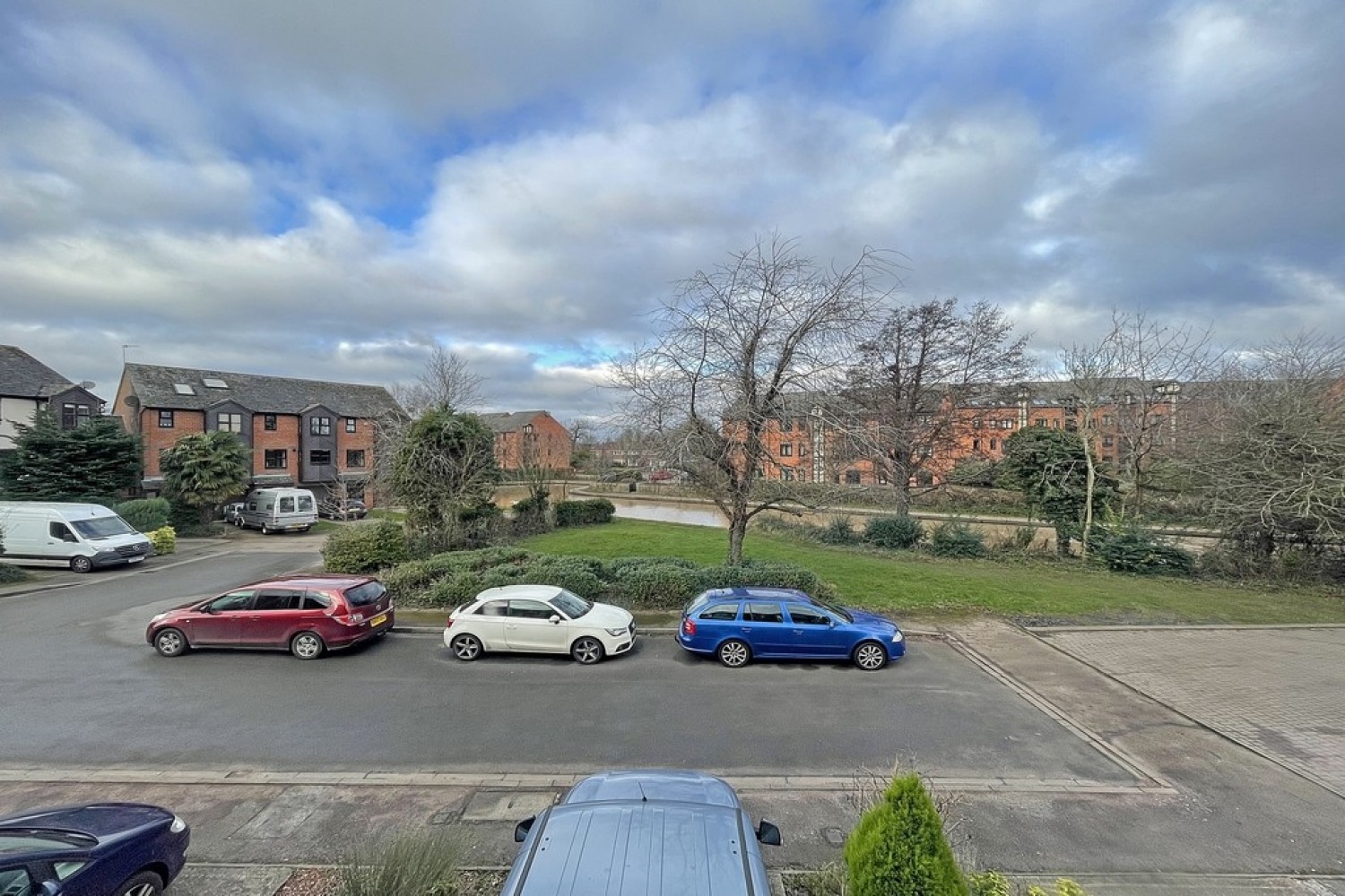 Aragon Drive, Warwick