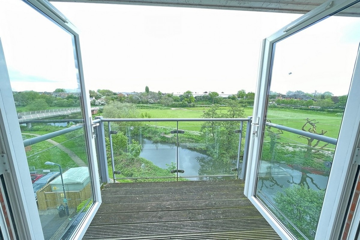 Kempton Drive, Warwick