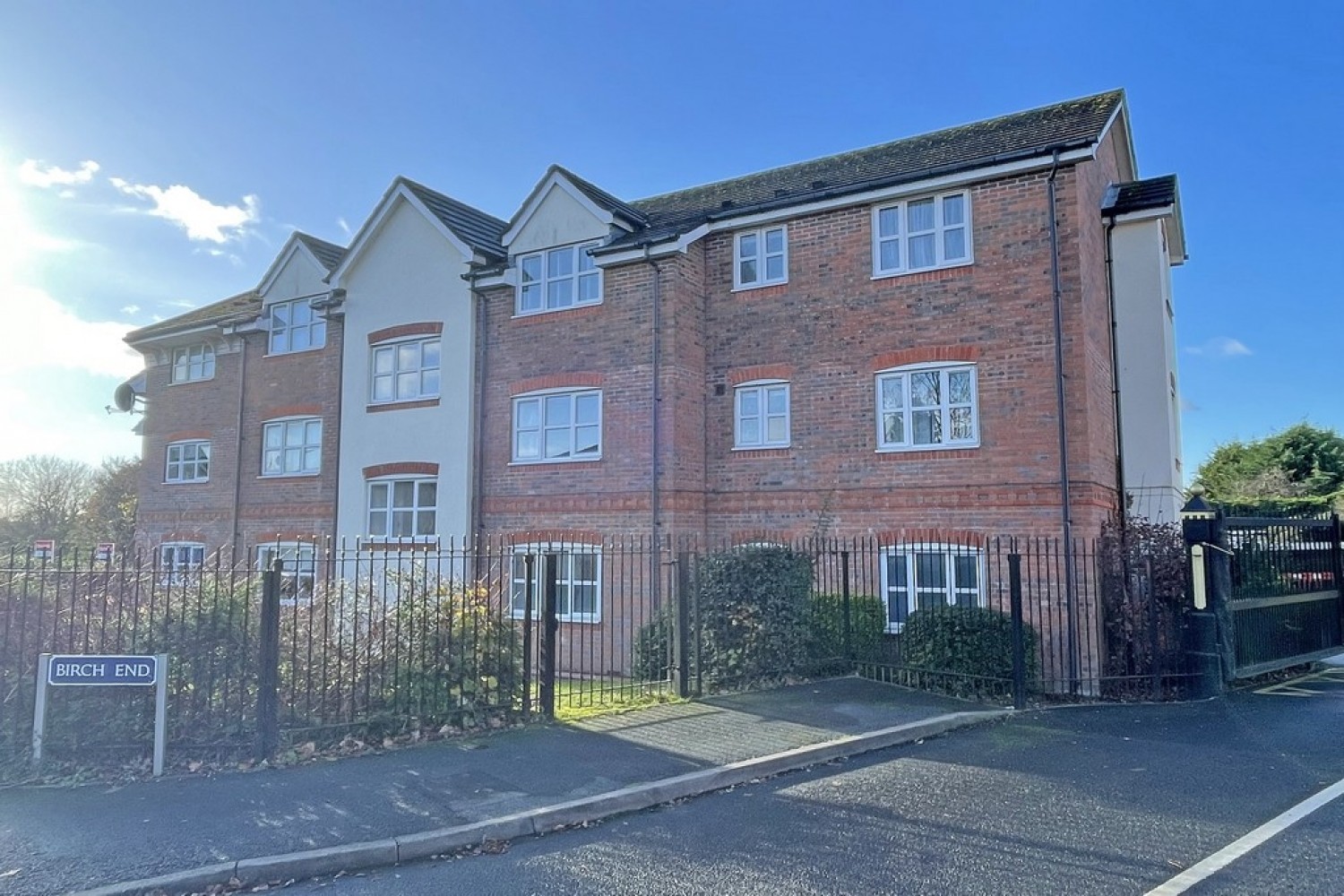 Birch End, Warwick