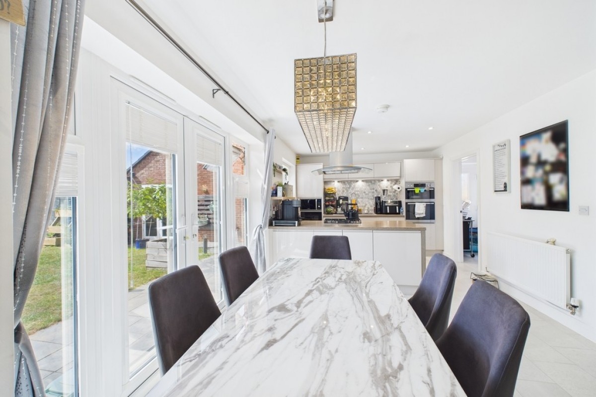Palmer Crescent, Warwick