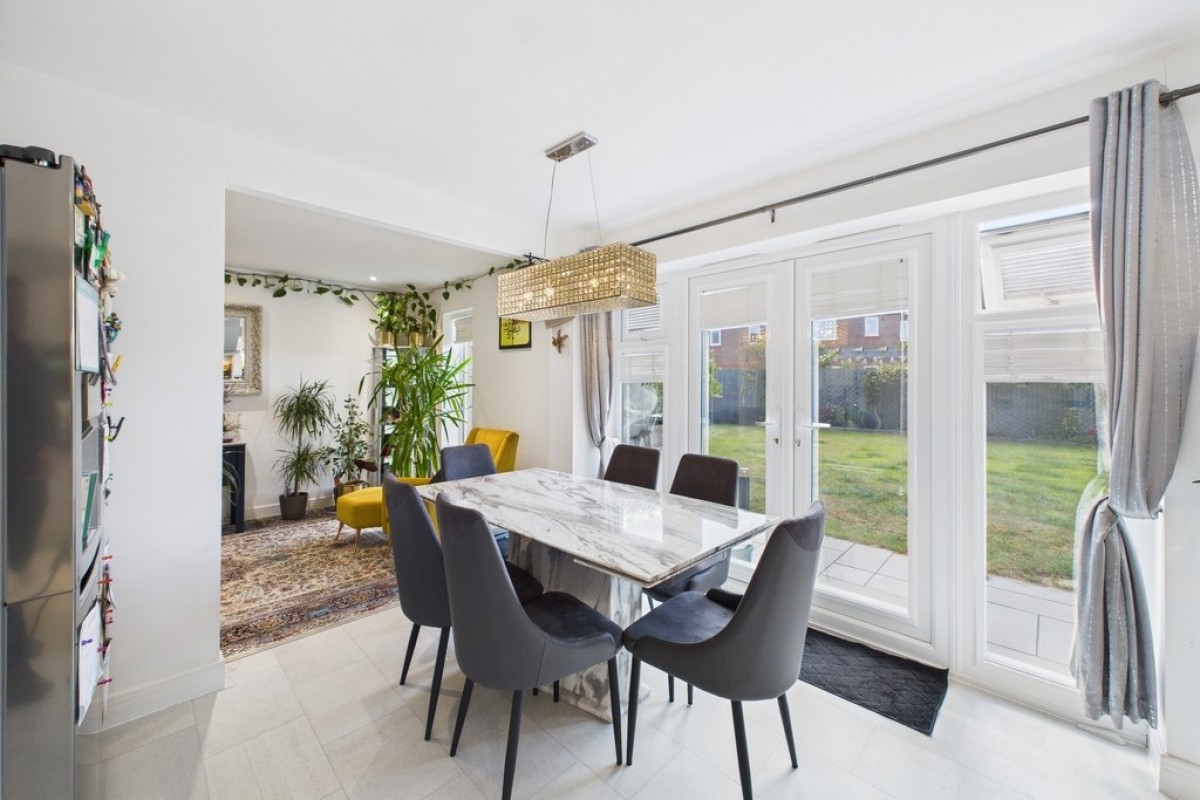Palmer Crescent, Warwick