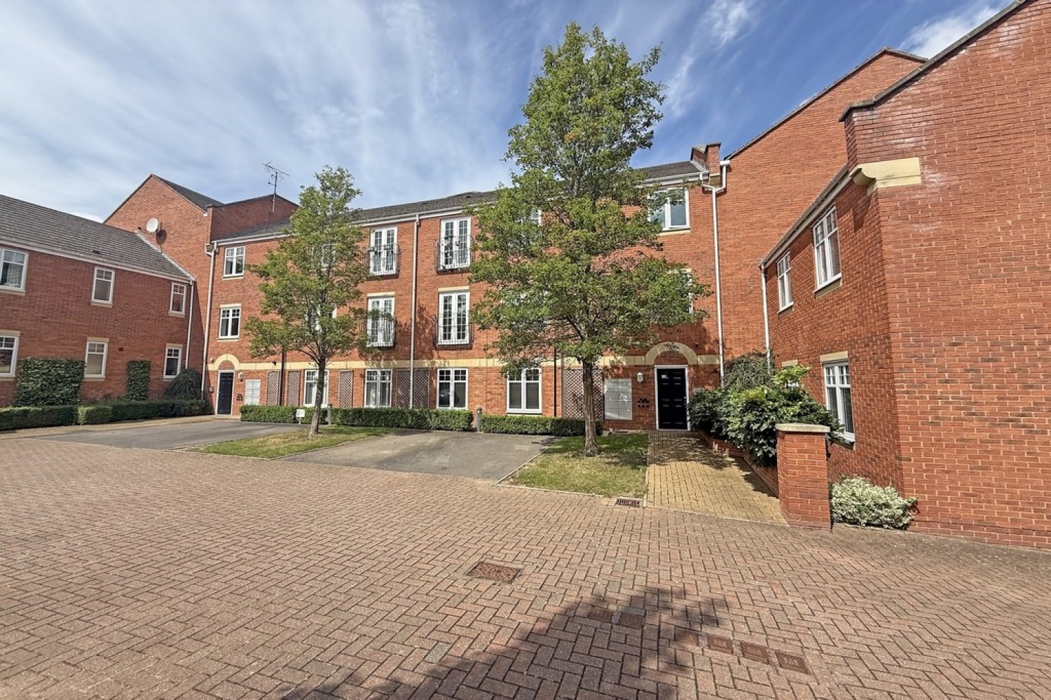 2 bedroom Flat for Sale King Edwards Court, Blackwell Lane, Hatton Park, Warwick