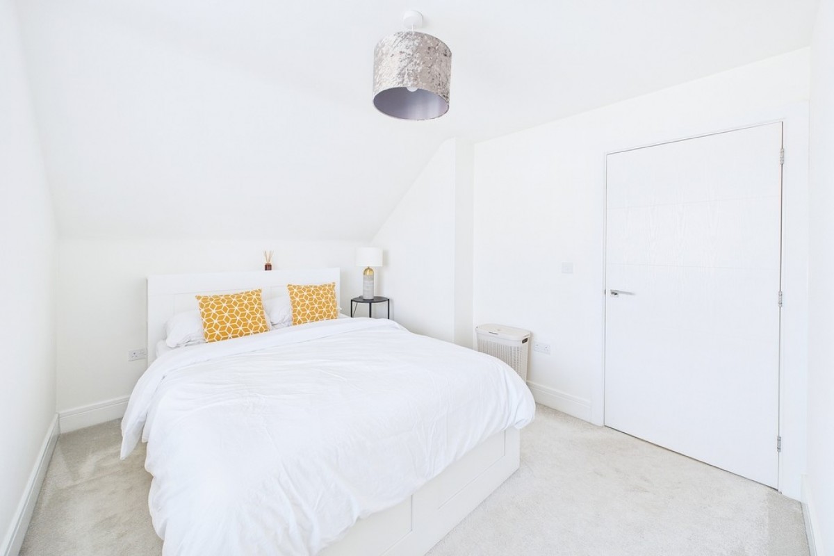 Muirhead Close, Warwick