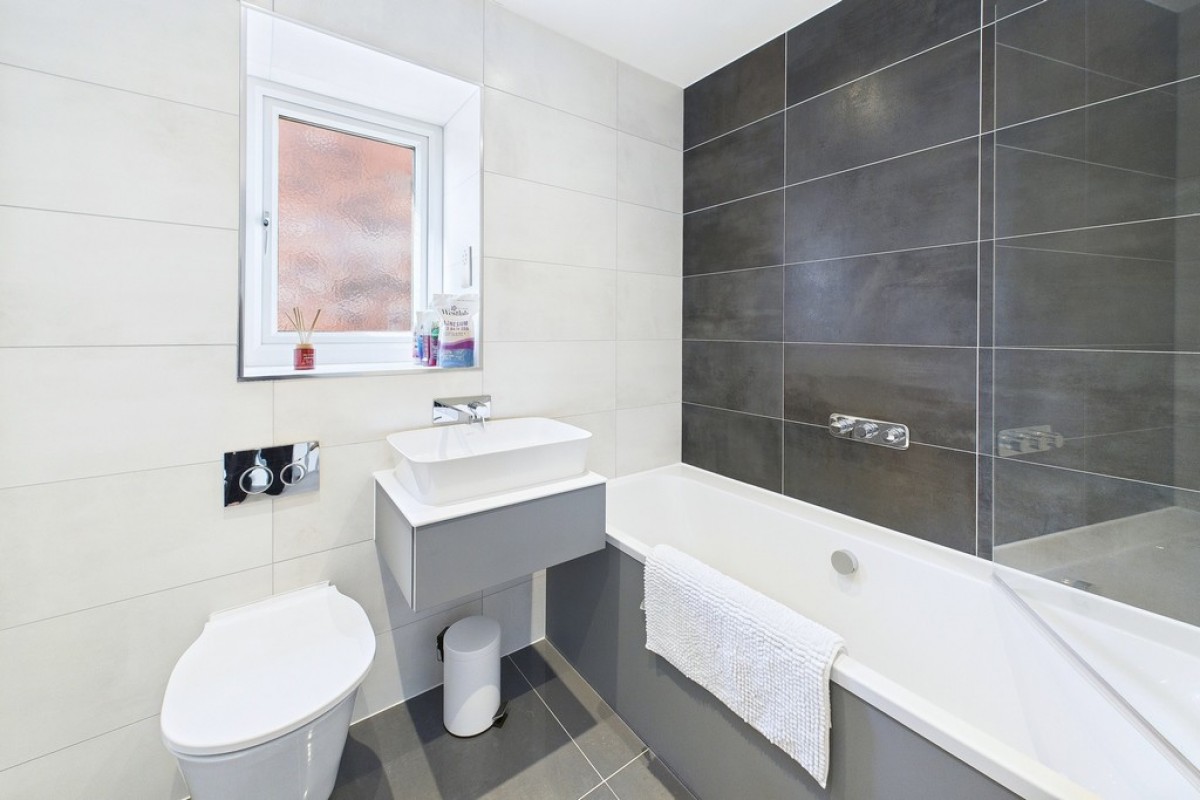 Muirhead Close, Warwick