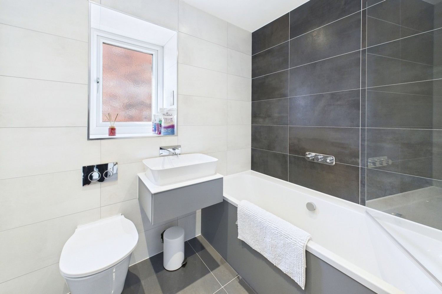 Muirhead Close, Warwick