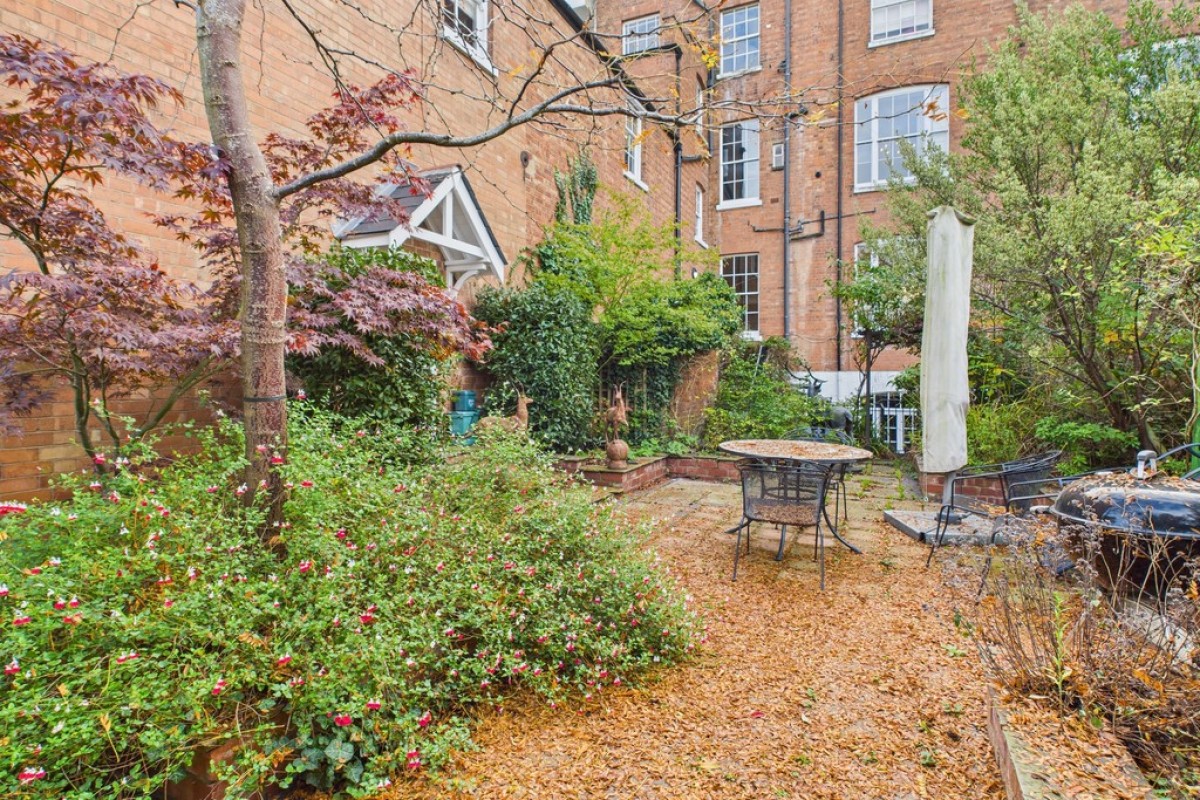 Garden apartment, 1 Beauchamp Avenue, Leamington Spa
