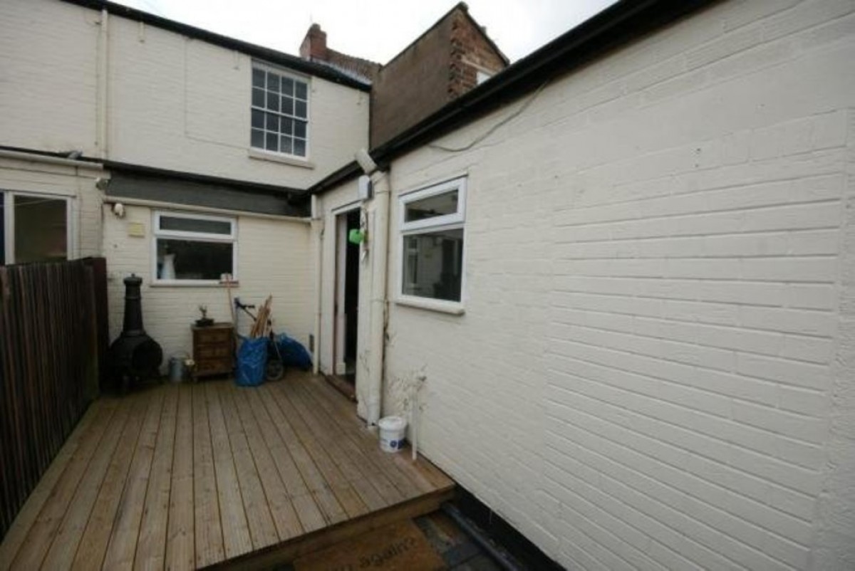 Off Heathcote Road, South Terrace