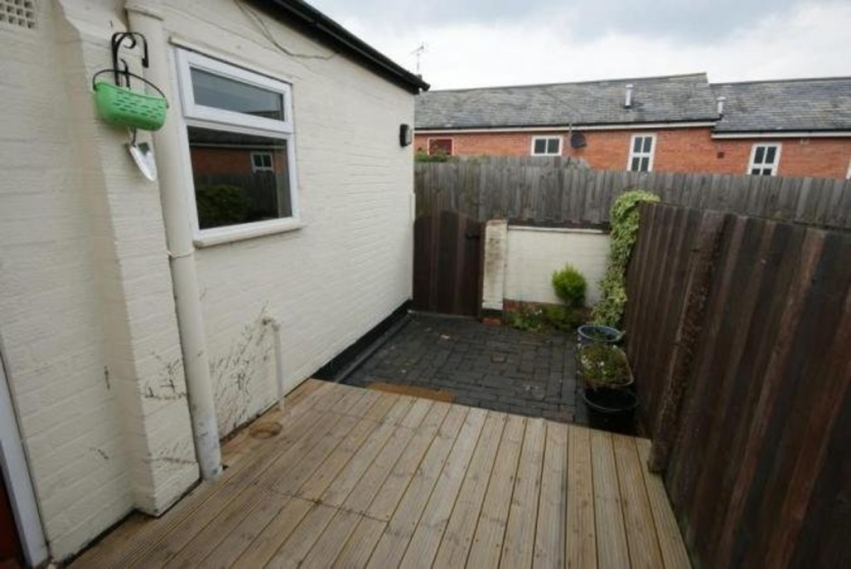 Off Heathcote Road, South Terrace