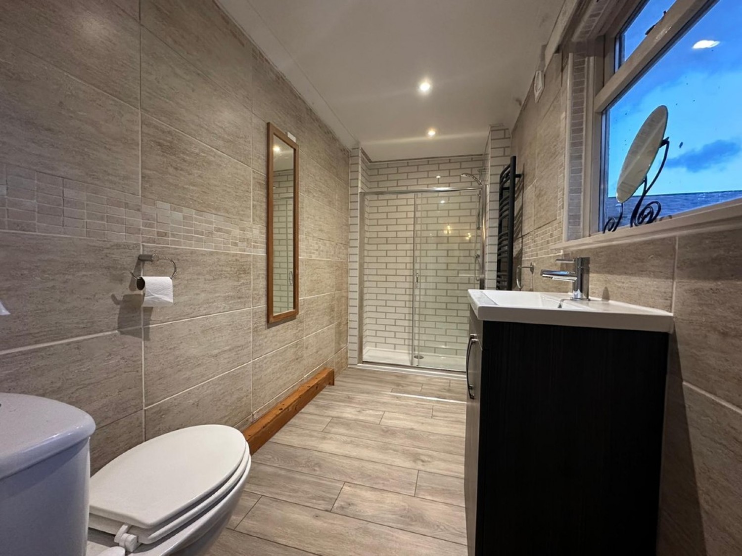 Off Heathcote Road, South Terrace