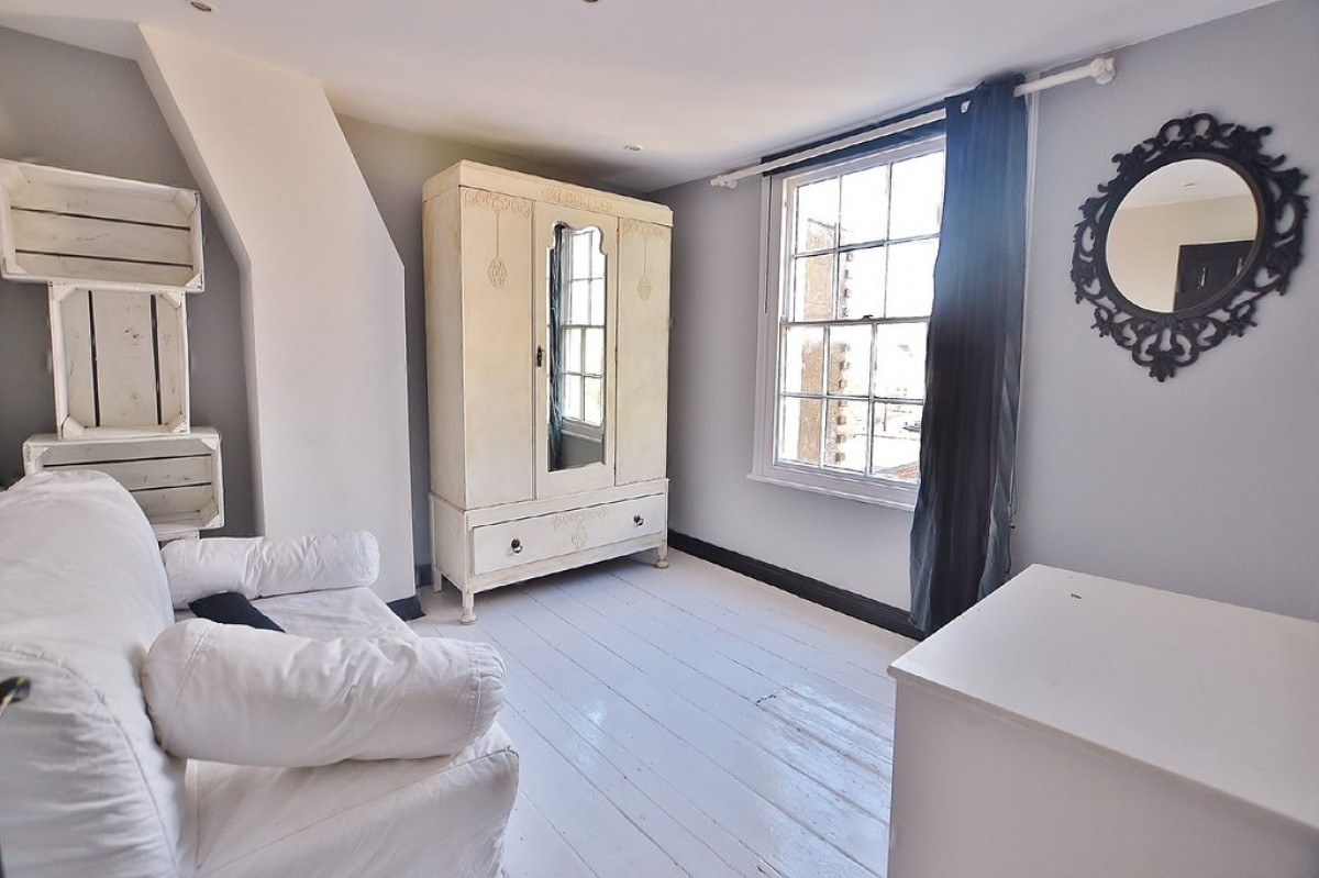 Off Heathcote Road, South Terrace