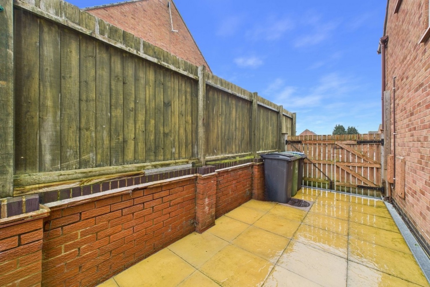 2 bedroom House in Foxtail Close, Stratford-upon-Avon