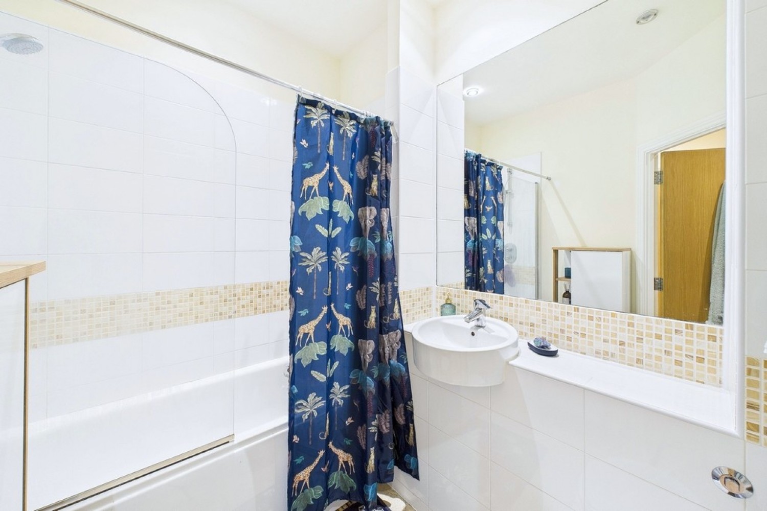 2 bedroom Flat in Avenue Road, Leamington Spa