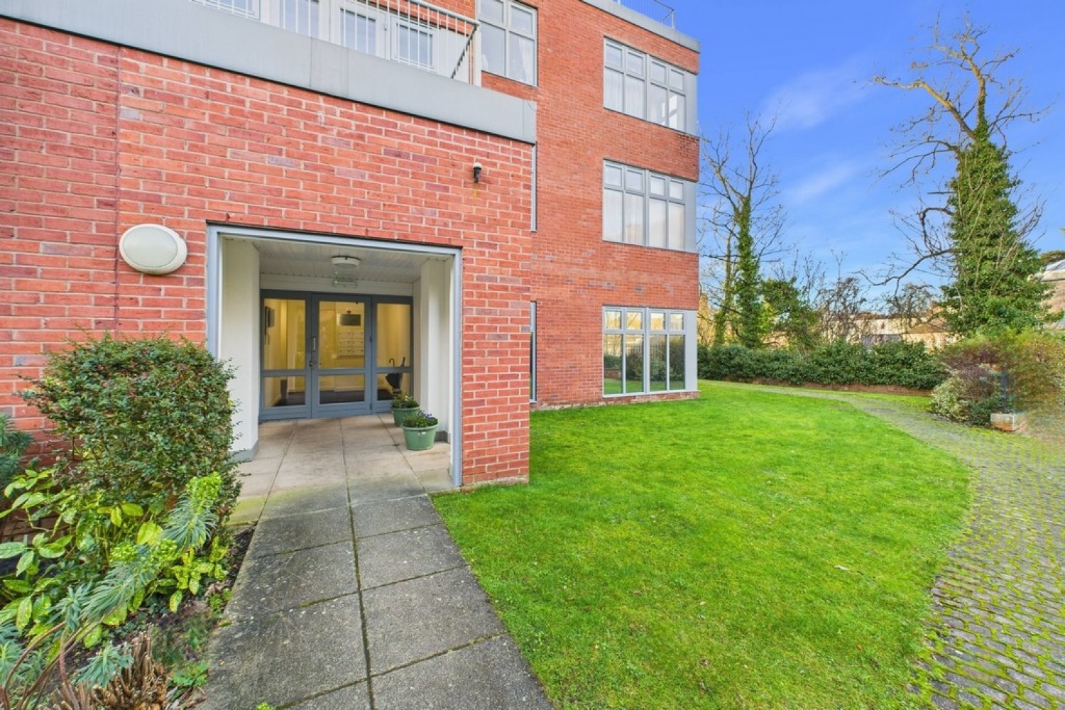 2 bedroom Flat in Avenue Road, Leamington Spa