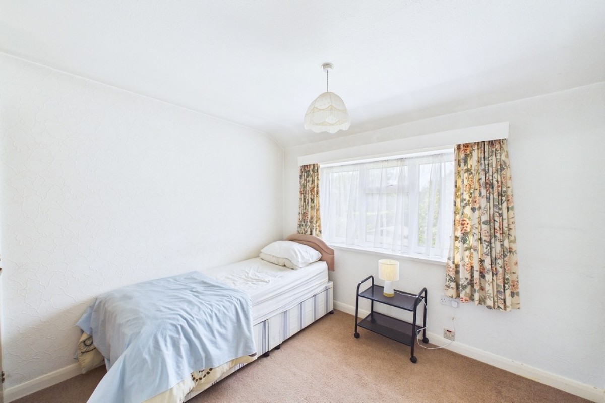 Ashford Gardens, Whitnash, Leamington Spa