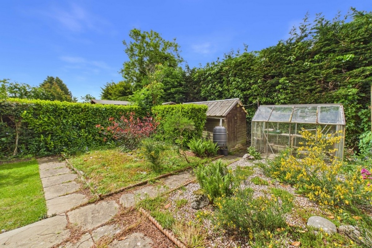 Ashford Gardens, Whitnash, Leamington Spa